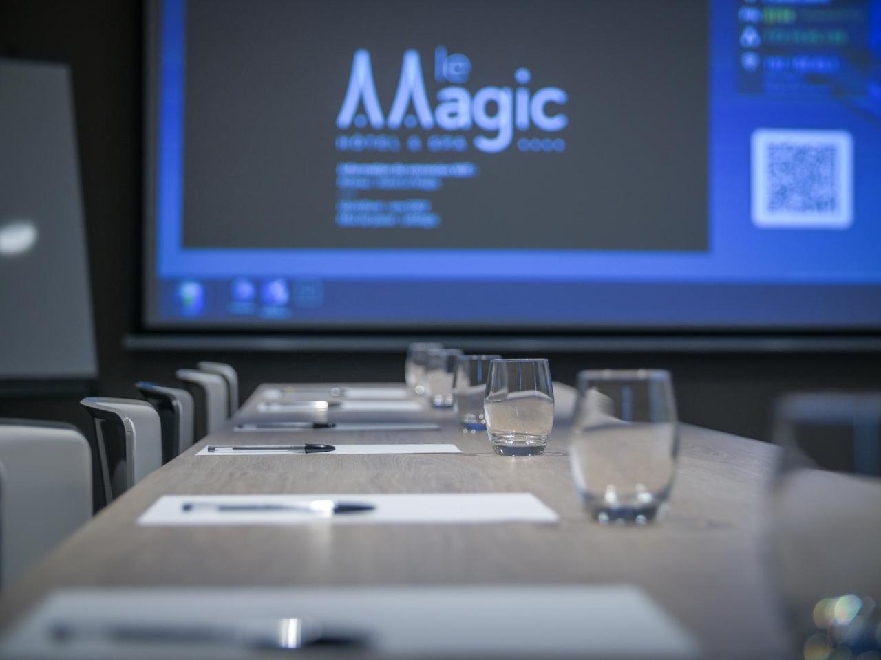 Le Magic Hotel & Spa Vitré Buitenkant foto